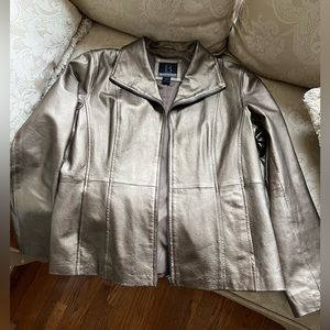 Bronze genuine leather women’s jacket by Bernardo, size large